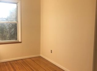 5916 Grove St, Flushing, NY 11385