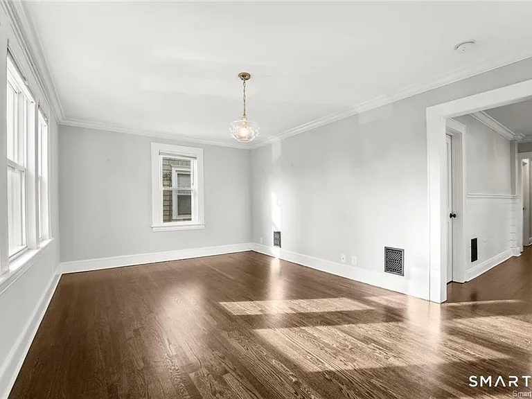36 Churchill St — Photo 5