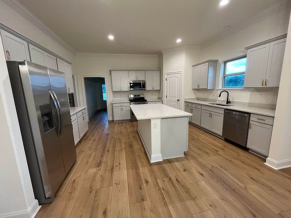 3rd image of 218 Owl Dr