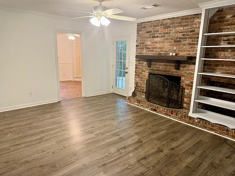 6328 Fox Chapel Dr — Photo 8