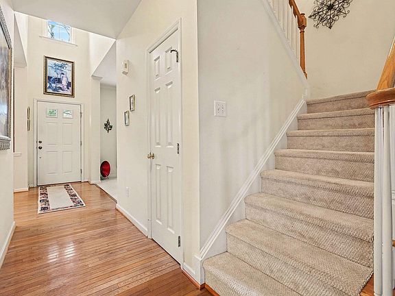 4th image of 411 Latta Cir