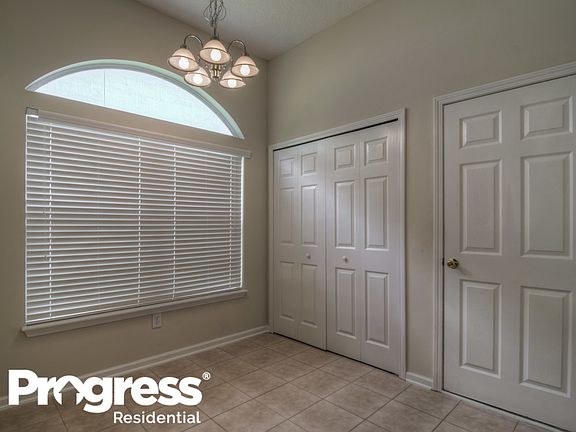 5th image of 608 E Tropical Trce
