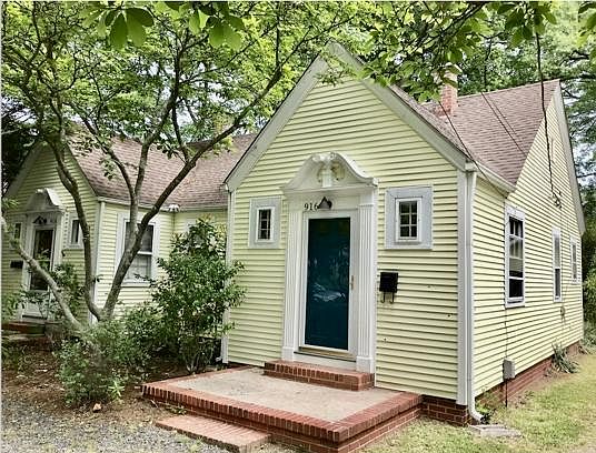 1st image of 916 Iredell St