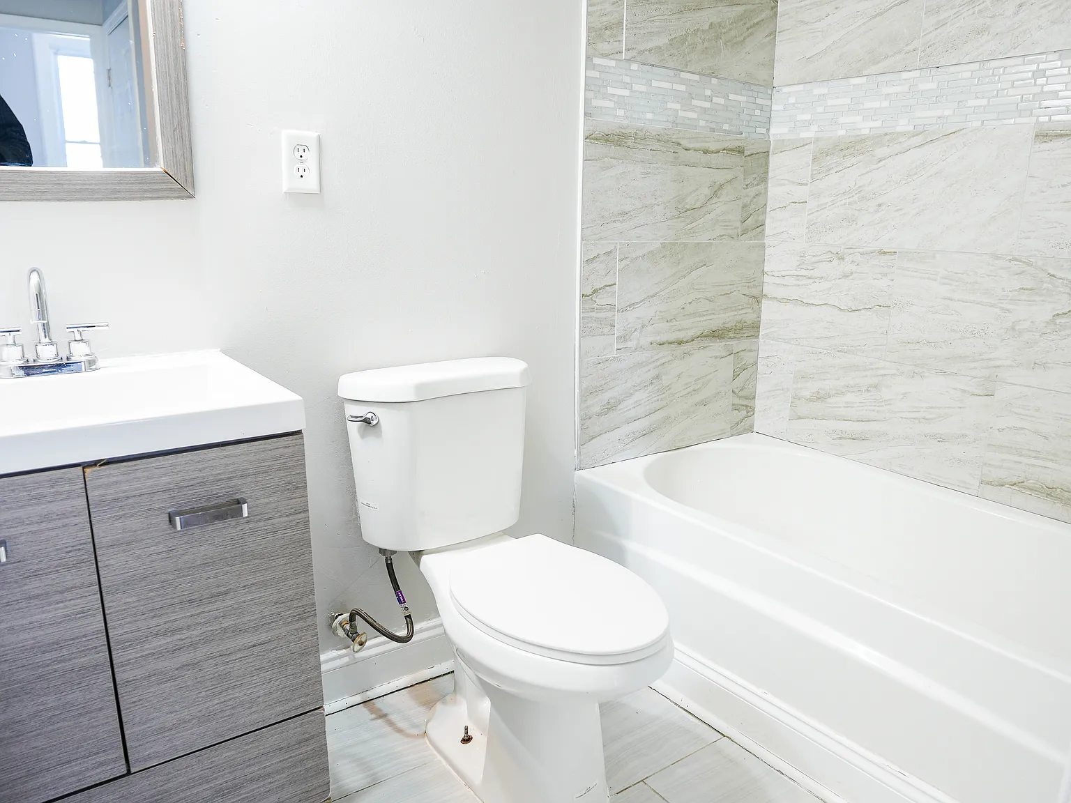 3 bed, 2.0 bath, $1,900 — Photo 2
