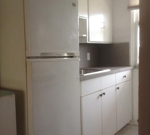 5th image of 1046 Michigan Ave APT 12