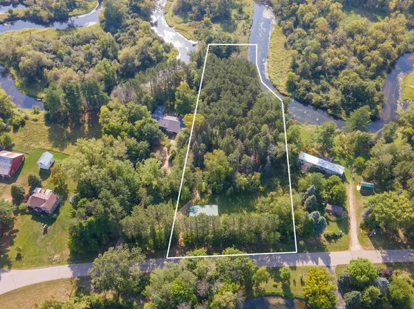 E Pearl St, Neshkoro, WI 54960