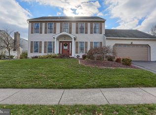 16 Pleasant Run Dr, Reading, PA 19607
