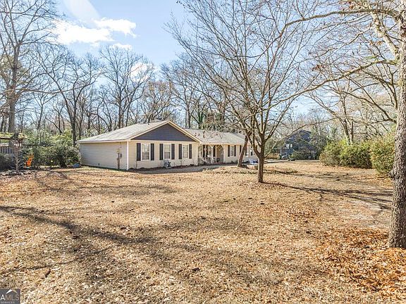 3rd image of 102 Smoke Rise Dr