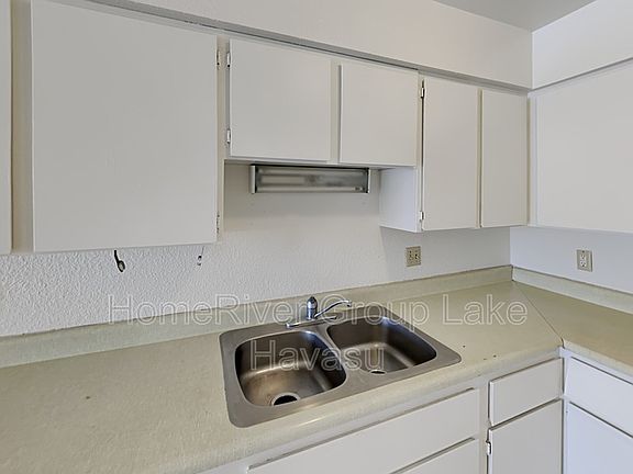 5th image of 3401 Kearsage Dr APT 9