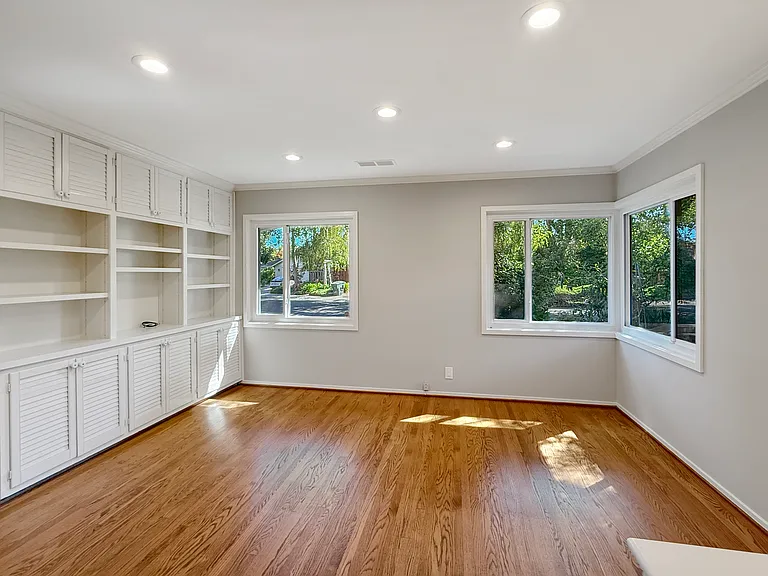 Family Room - Unstaged