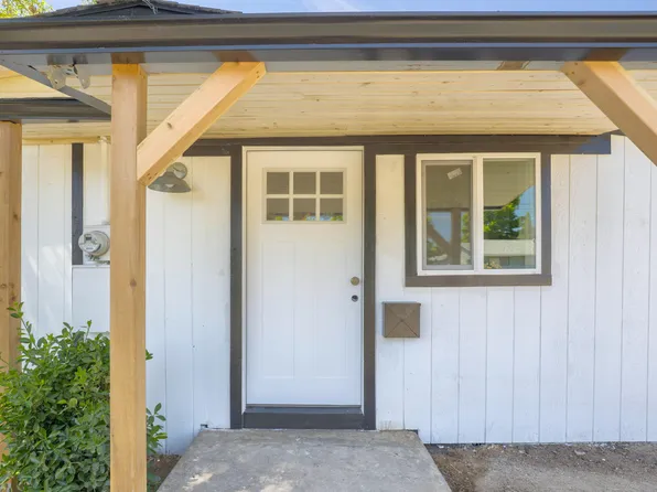 730 SW Greenwood Ave, Grants Pass, OR 97526