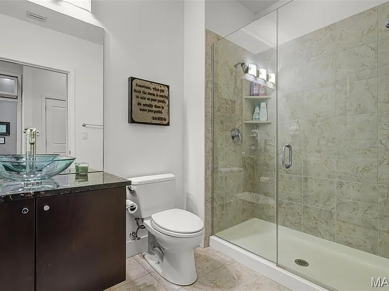 8025 Maryland Ave #2H — Photo 13