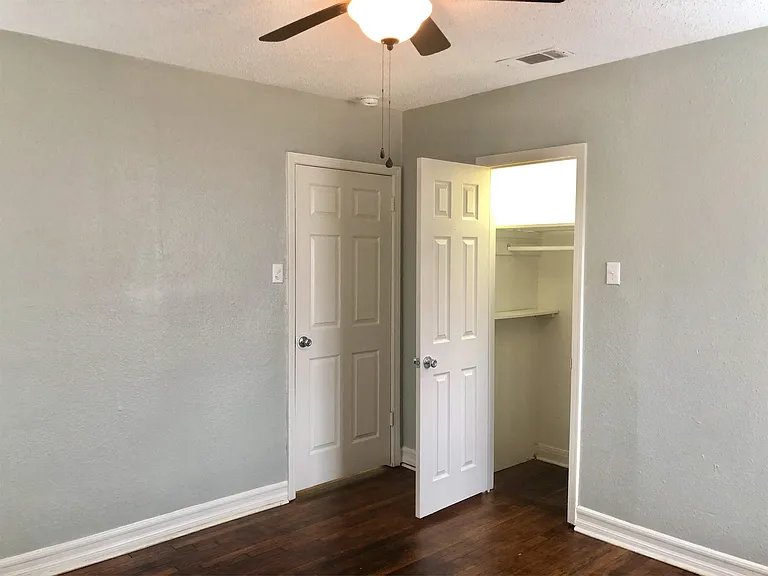 2813 Mitchell Ave — Photo 7