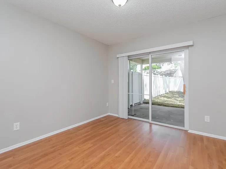 508 Sheridan Dr — Photo 12