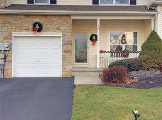122 Willow Dr, Easton, PA 18045