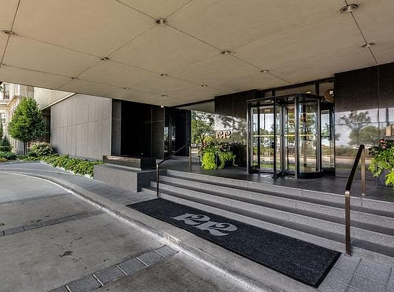 2nd image of 1212 N Lake Shore Dr APT 23CS