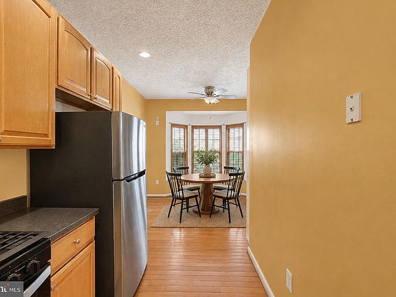 5th image of 4911 Villapoint Dr #57