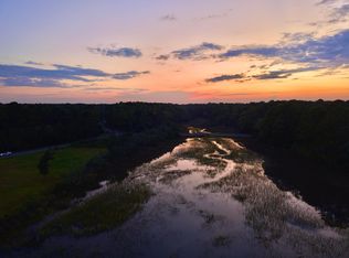 696 Broadmarsh Rd, Mc Clellanville, SC 29458