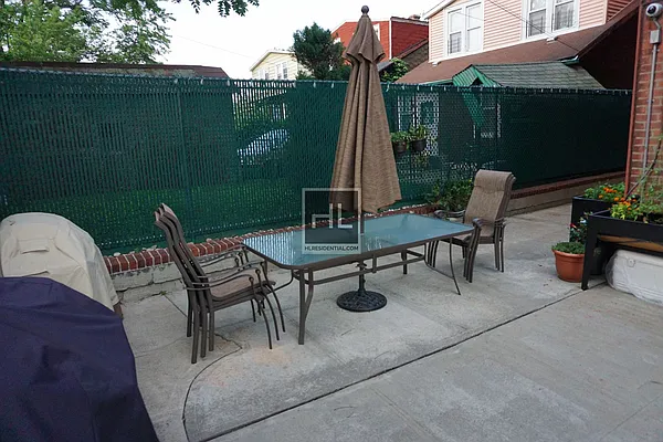 Rented by Highline Residential | media 17