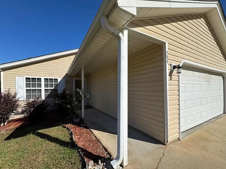 702 Patriot Ln — Photo 14