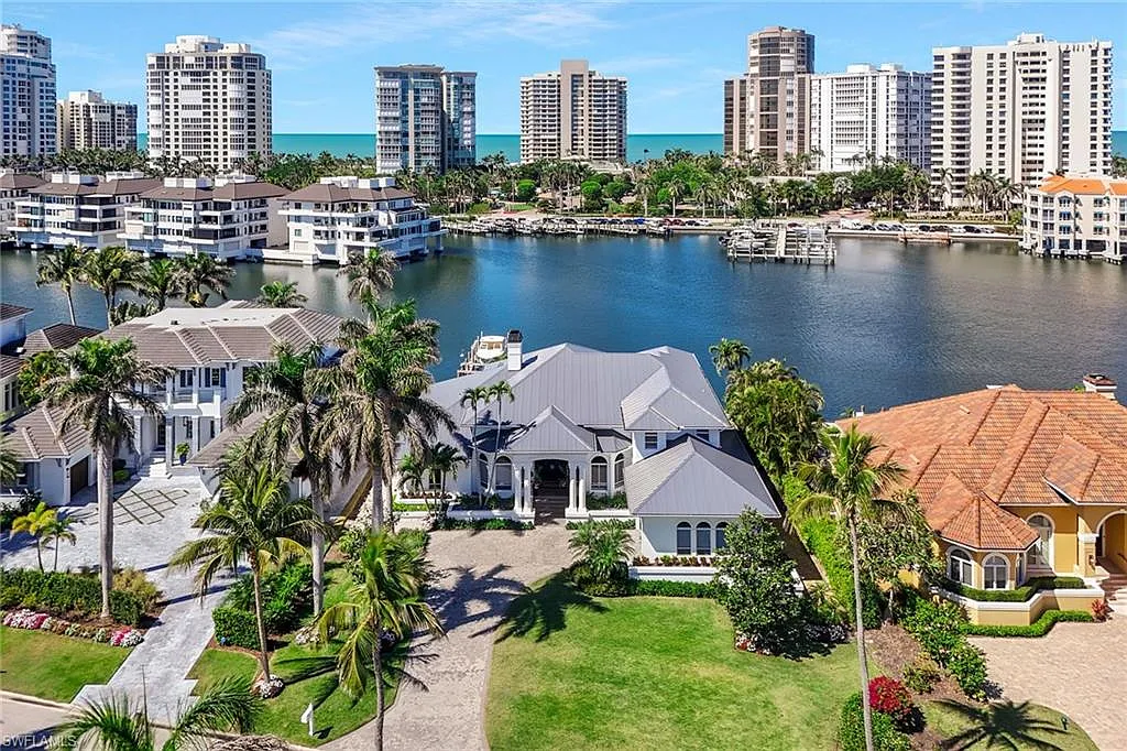 4 bed, 6.0 bath, 4119 sqft, $40,000 — Photo 3