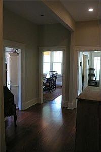 4th image of 1701 Sweetbriar Ave