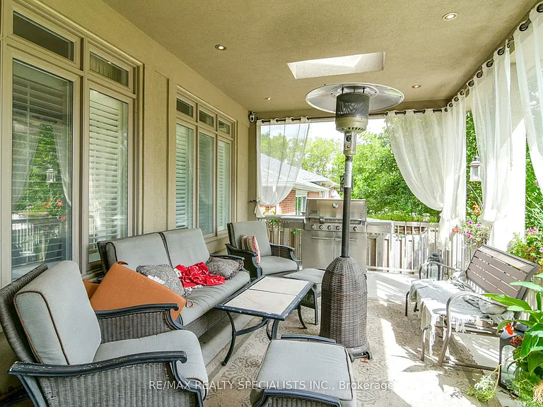 7 Scott Dr #UPPER — Photo 33