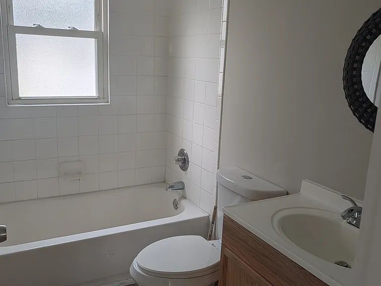 8686 Ford Ave — Photo 7