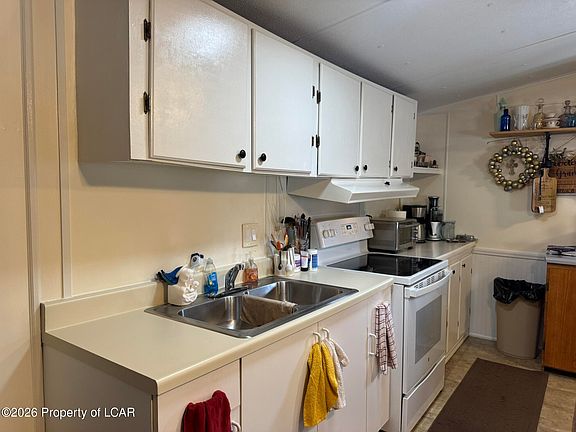 3rd image of 13 Glen Rock Rd