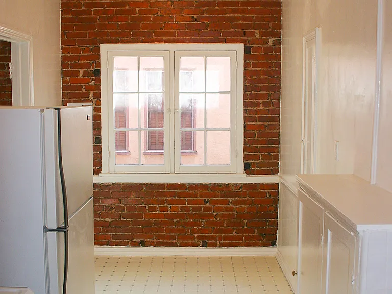 408 S Cochran Ave #104 — Photo 3