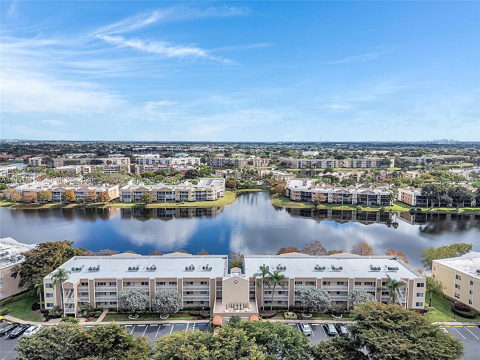 1st image of 7406 N Devon Dr #108