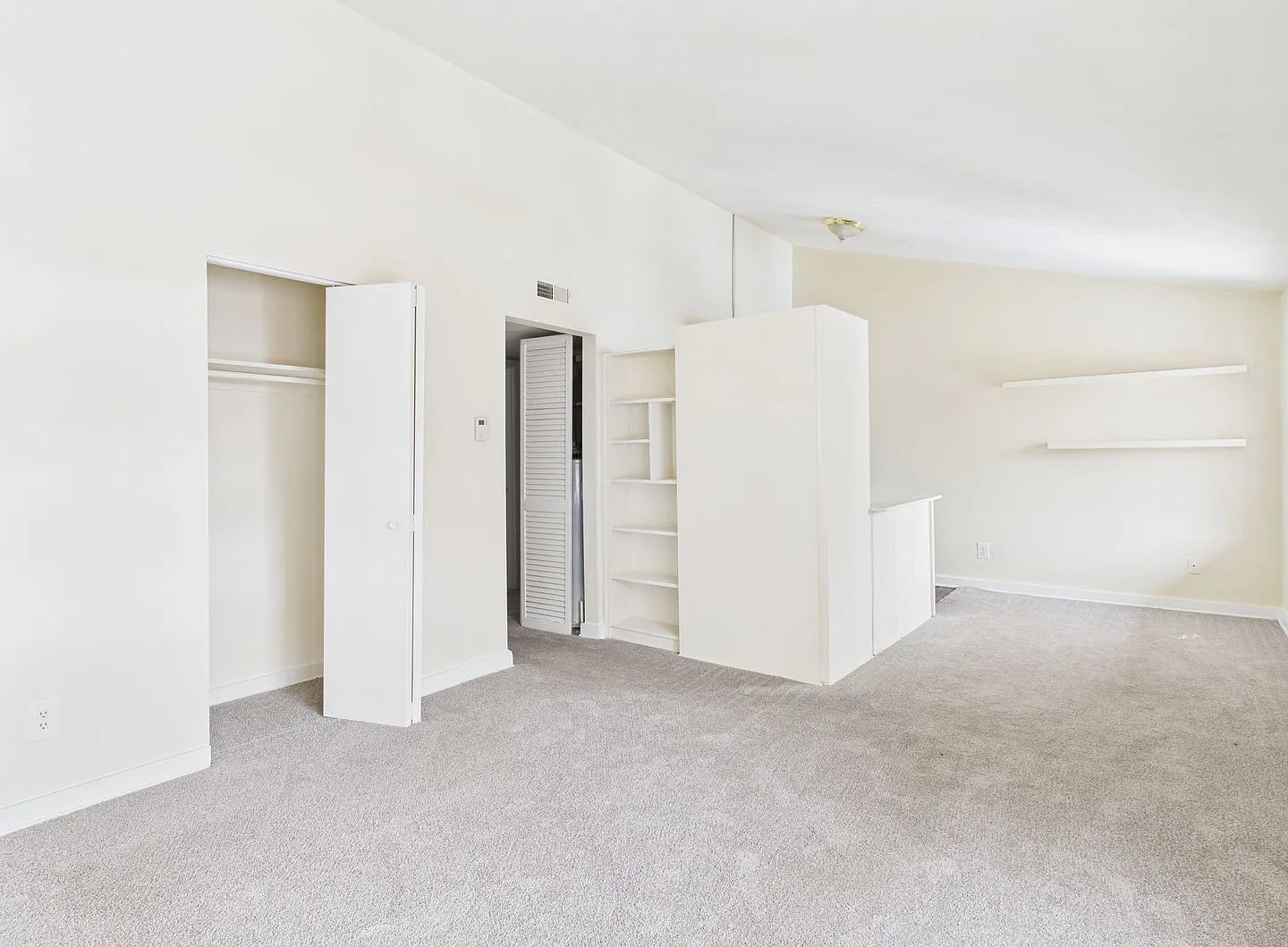 Forest Square Apartments — Photo 3