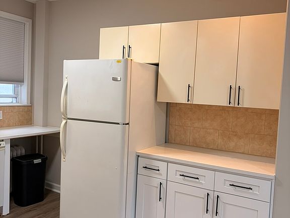 5th image of 2917 W Girard Ave Floor 2
