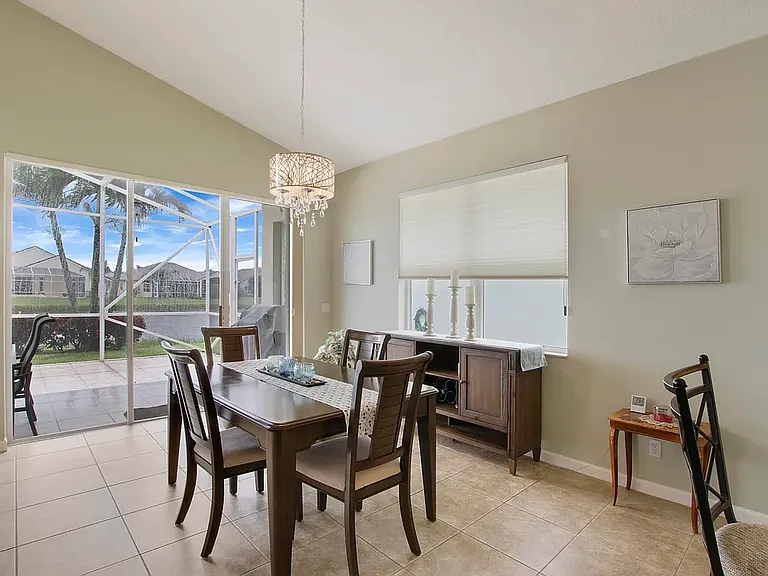 122 NW Swann Mill Cir — Photo 11