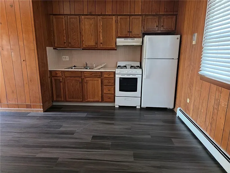 15 Royal Ave #1 — Photo 6