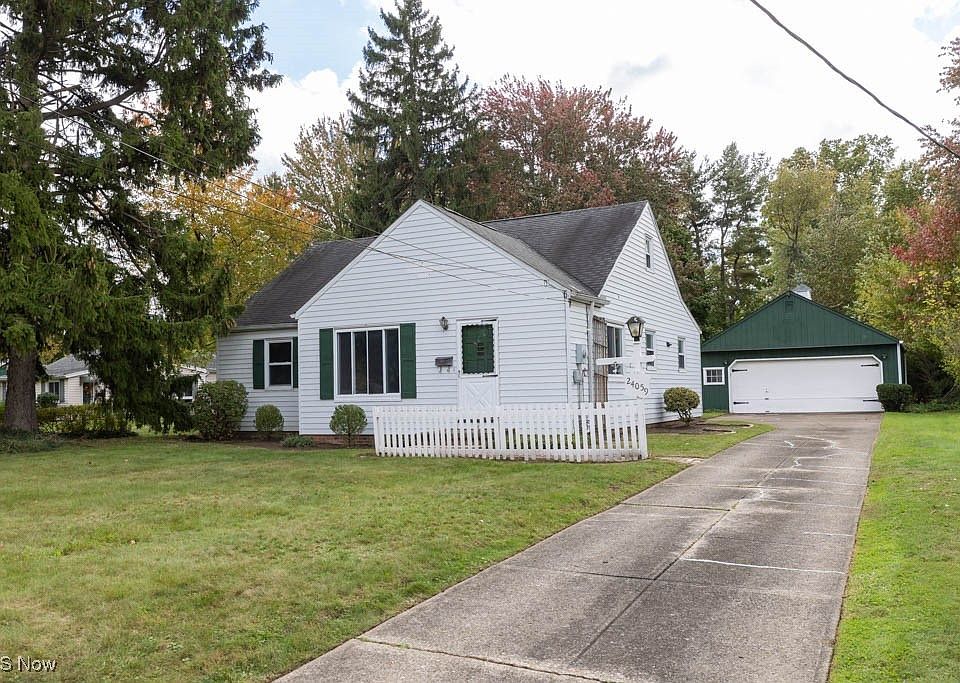 1st image of 24059 Hedgewood Ave