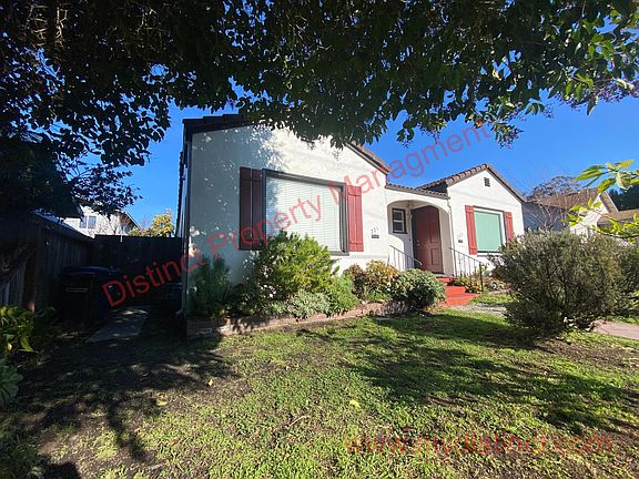 2nd image of 221 Leonard St