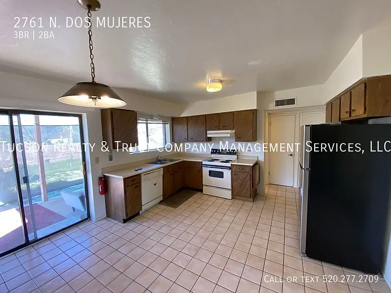 2761 N Dos Mujeres Ave — Photo 4
