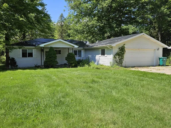 851 Oren Ct, Gladwin, MI 48624
