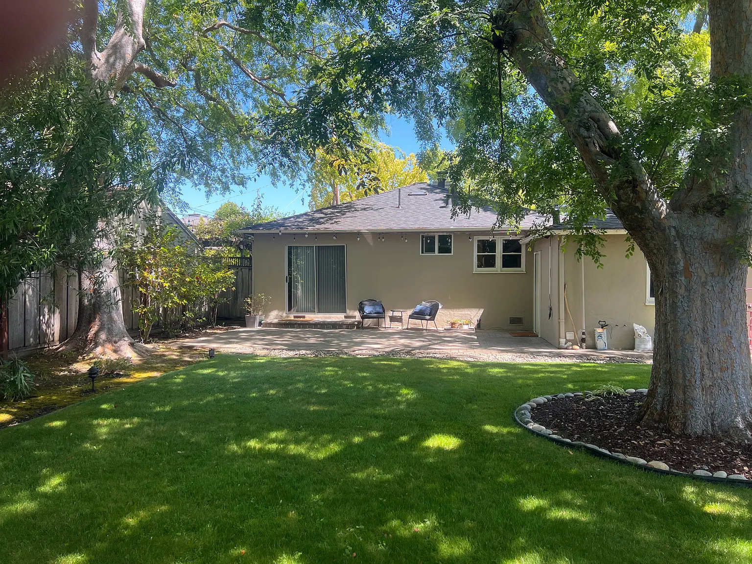 2 bed, 1200 sqft, $5,250 — Photo 3