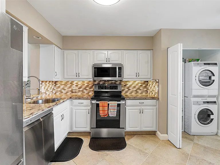 4550 NW 18th Ave #505 — Photo 18