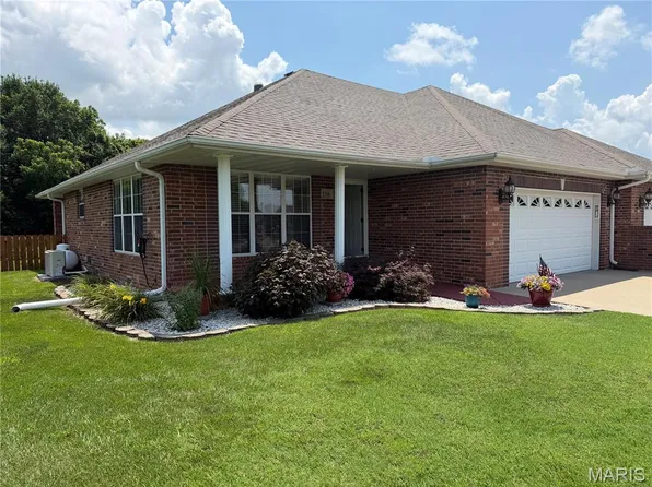 1316 Dara Dr, Lebanon, MO 65536