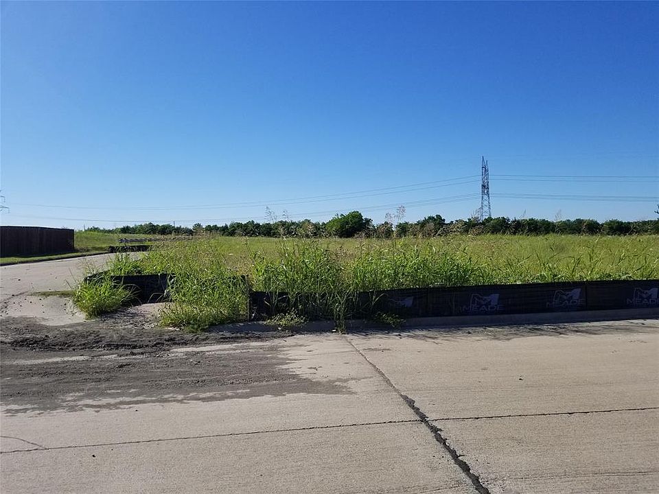 2nd image of 204 Dye Dr Lot 1