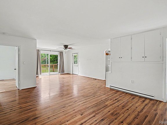 5th image of 5380 Center St