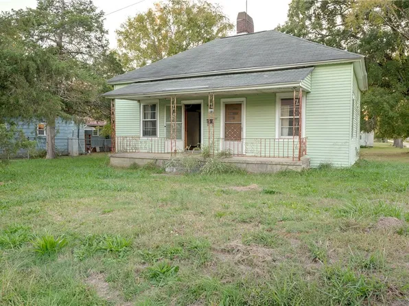 517 Barnwell St, Calhoun Falls, SC 29628