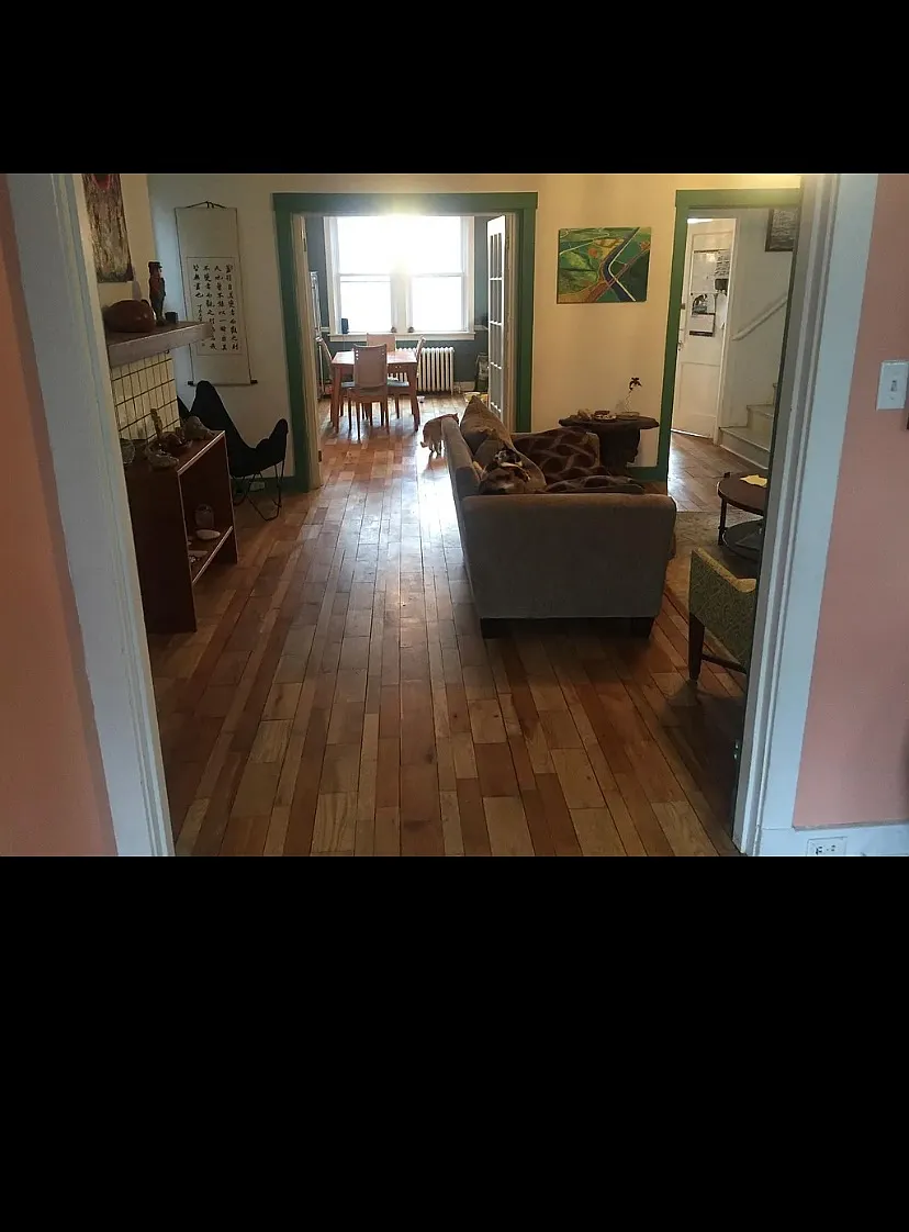 5 bed, 2.5 bath, 2060 sqft, $2,500 — Photo 2