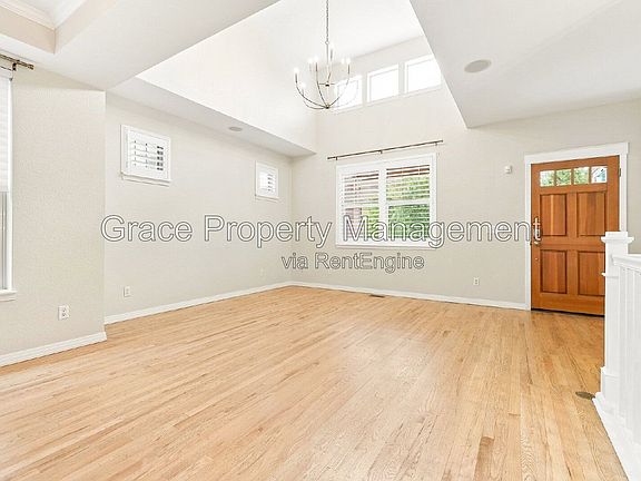 5th image of 3364 N Wabash St