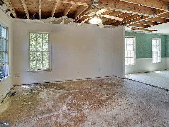 4th image of 1409 Aragona Blvd