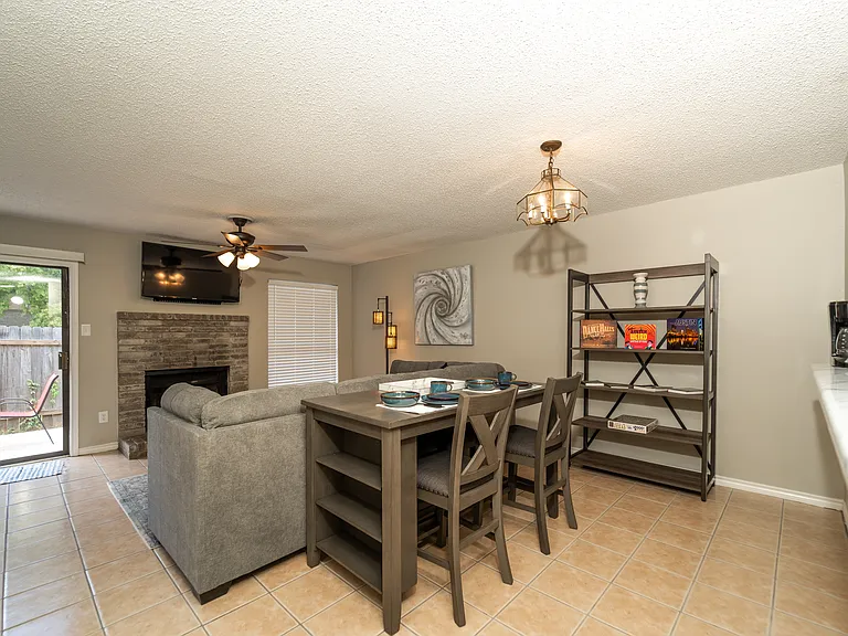 2640 Gwendolyn Ln #B — Photo 29