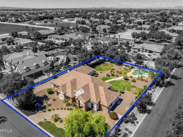 2082 E SANOQUE Boulevard, Gilbert, AZ 85298